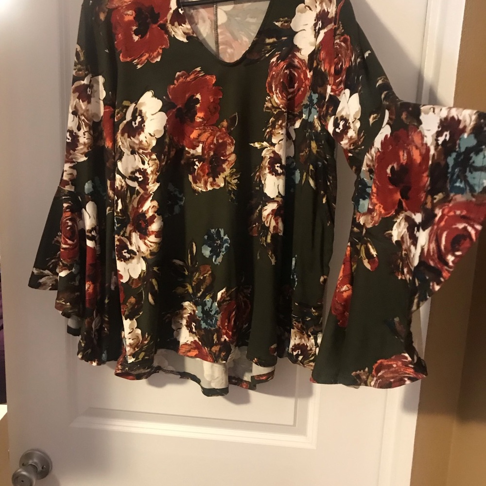 Floral bell sleeve top